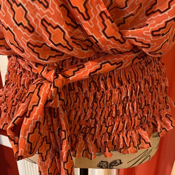 Small Worthington blouse with a belt comes with hoop for the belt short sleeve . - Picture 3 of 7